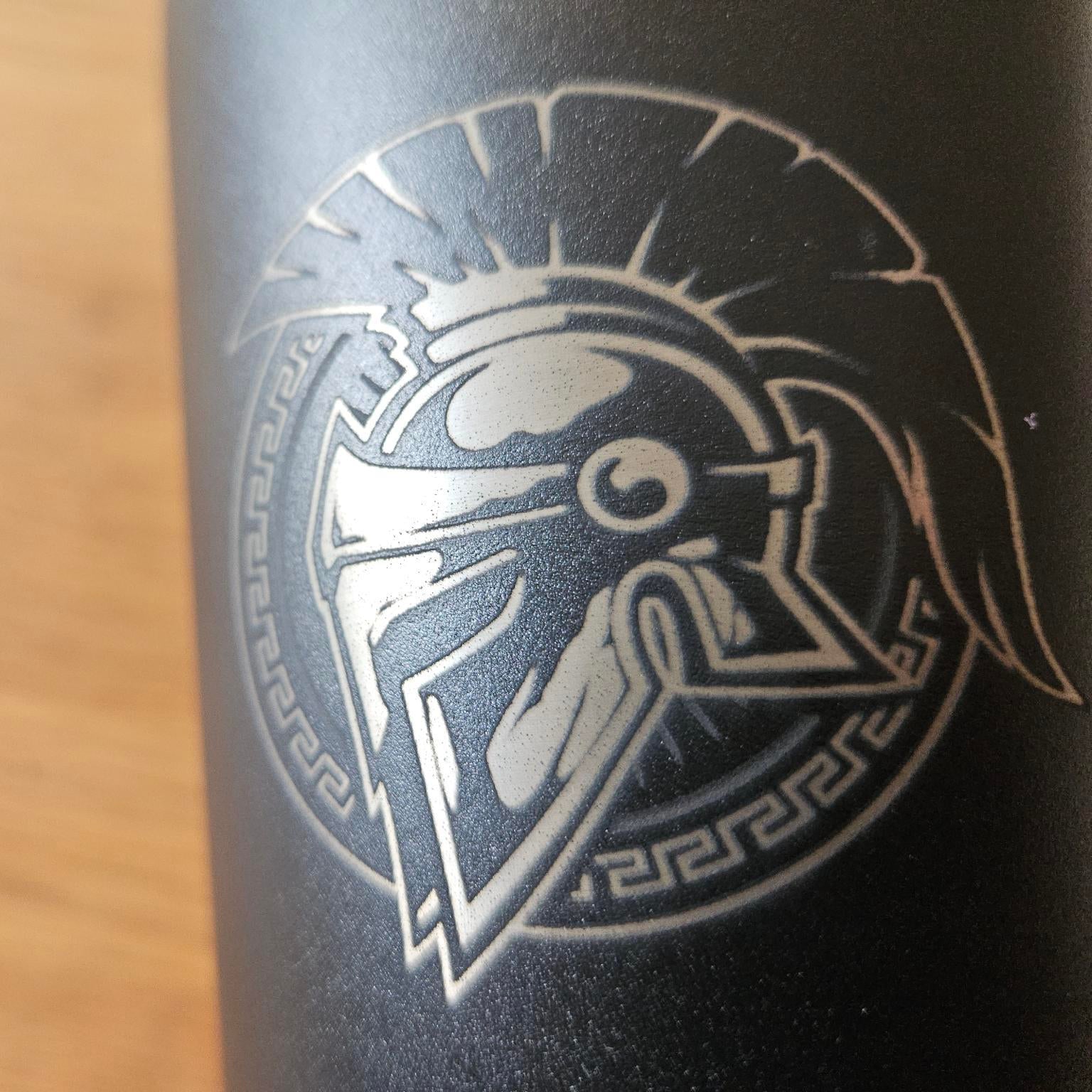 Gladiator Fight Academy Shaker & Trinkflasche mit Thermofunktion - doppelwandiger Edelstahl mit Gravur - 600 ml